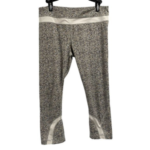 Lululemon Inspire II Crop Leggings‎ in Petite Fleur Size 8